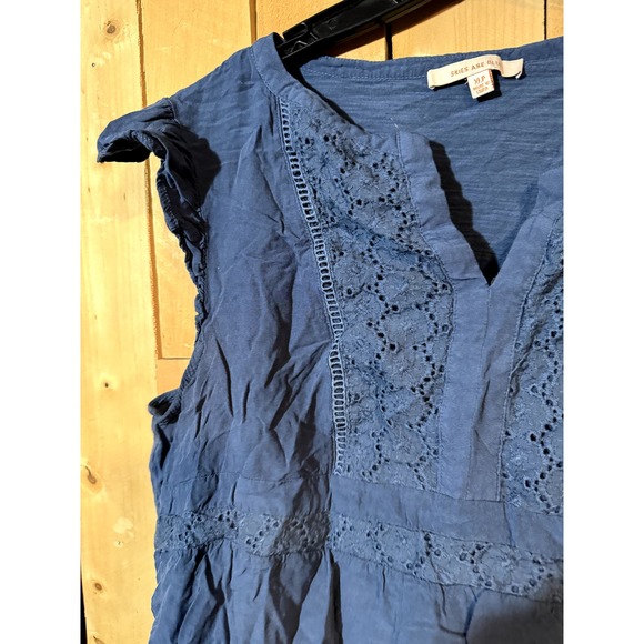 Skies are Blue Blue Shirt - Picture 4 of 5